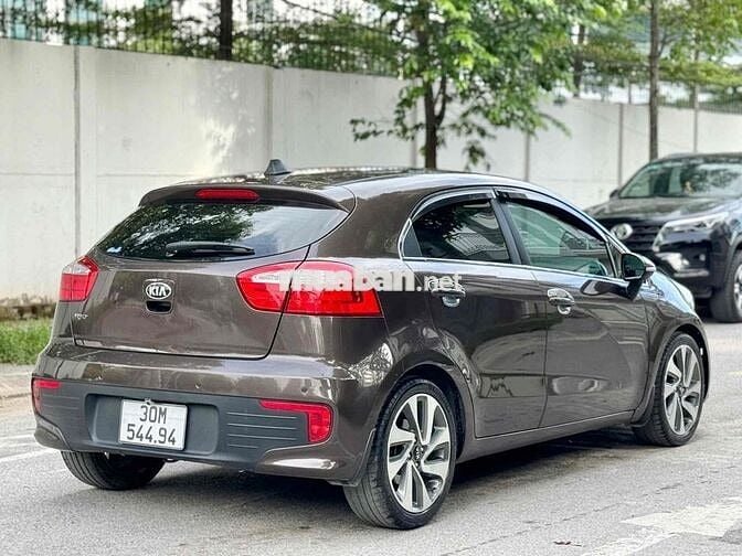 Kia Rio 2015 1.4 AT Hatchback - 95000 km