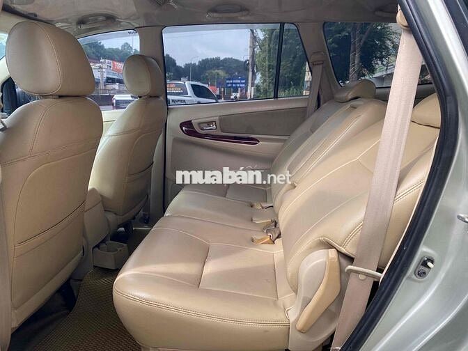 Toyota Innova 2006 G - 120000 km