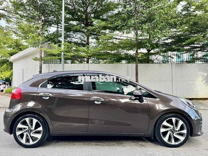 Kia Rio 2015 1.4 AT Hatchback - 95000 km