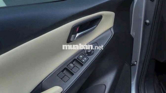 Bán Mazda 2 Hatchback Sport 2015 nội thất kem
