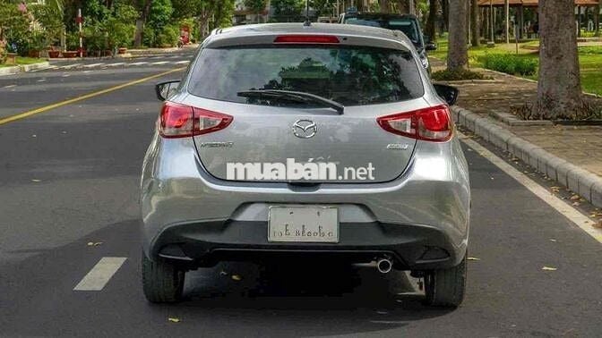 Bán Mazda 2 Hatchback Sport 2015 nội thất kem
