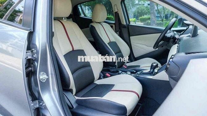 Bán Mazda 2 Hatchback Sport 2015 nội thất kem