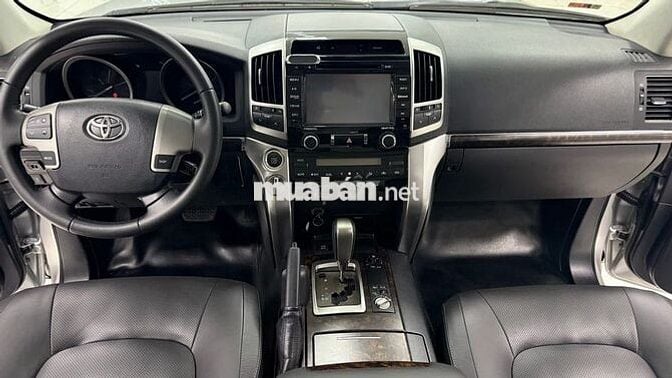 Bán Toyota Land Cruiser 4.6 V8, sản xuất 2015.