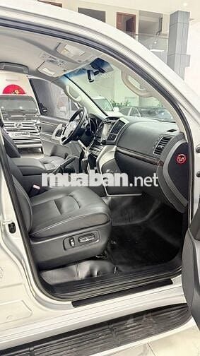 Bán Toyota Land Cruiser 4.6 V8, sản xuất 2015.