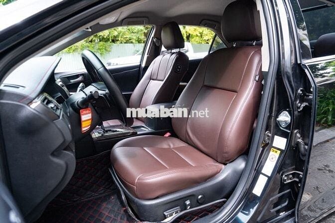 Toyota Camry 2.5Q 2015