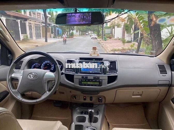 Toyota Fortuner 2013 số tự động, máy xăng 2.7