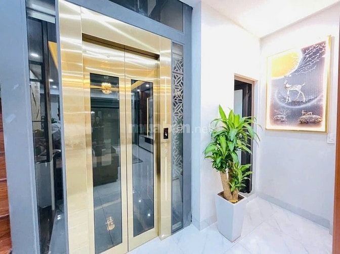 Chủ vào Nam cần bán nhanh nhà mặt phố Thể Giao 42m2 x 6 tầng
