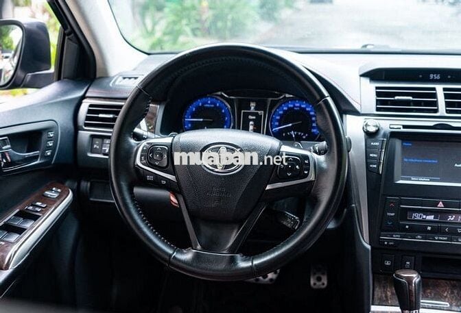 Toyota Camry 2.5Q 2015
