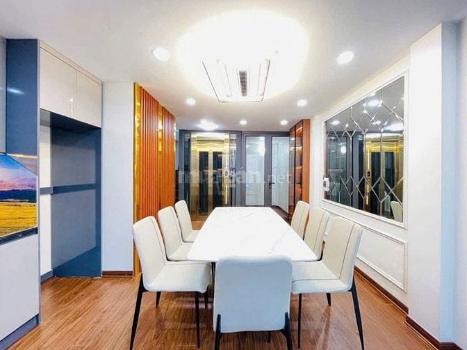 Chủ vào Nam cần bán nhanh nhà mặt phố Thể Giao 42m2 x 6 tầng