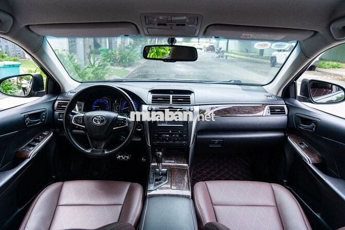 Toyota Camry 2.5Q 2015