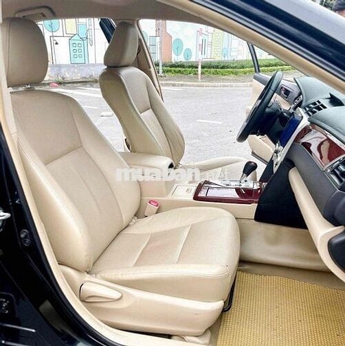 Toyota Camry 2013 2.0E -