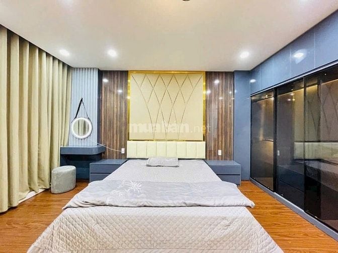 Chủ vào Nam cần bán nhanh nhà mặt phố Thể Giao 42m2 x 6 tầng