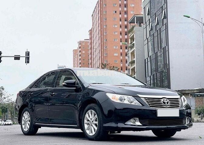 Toyota Camry 2013 2.0E -