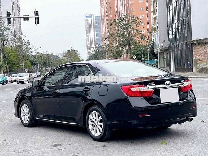 Toyota Camry 2013 2.0E -