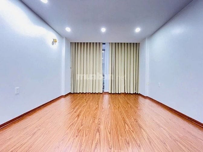Chủ vào Nam cần bán nhanh nhà mặt phố Thể Giao 42m2 x 6 tầng