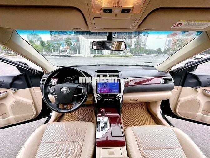Toyota Camry 2013 2.0E -