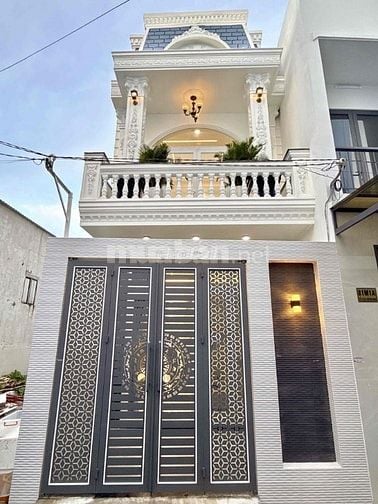 Chính chủ bán nhà mới xây - hẻm Đoàn Nguyễn Tuấn, Bình Chánh