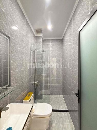 Chính chủ bán nhà mới xây - hẻm Đoàn Nguyễn Tuấn, Bình Chánh