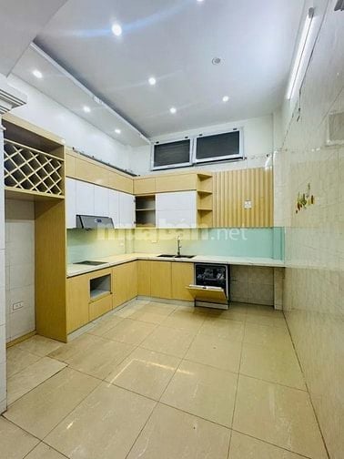 Chính chủ cần gấp nhà 5tầng trung tâm quận Thanh Xuân,gia nhỉnh 10tỷ