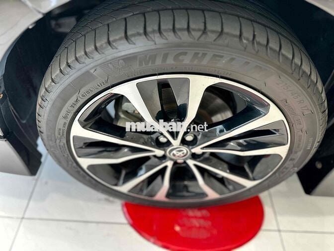 Toyota Corolla 2021 - bản V tự động HÃNG BH 1 năm