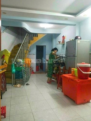 Cần bán hoặc cho thuê nhà hẻm 240 Nguyễn Văn Luông.