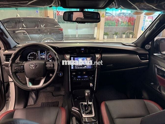 Toyota Fortuner 2025 Legender 2.4L 4x2 AT