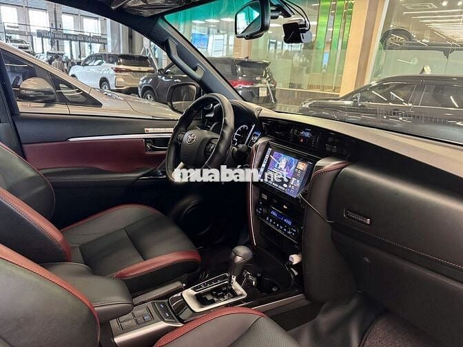 Toyota Fortuner 2025 Legender 2.4L 4x2 AT