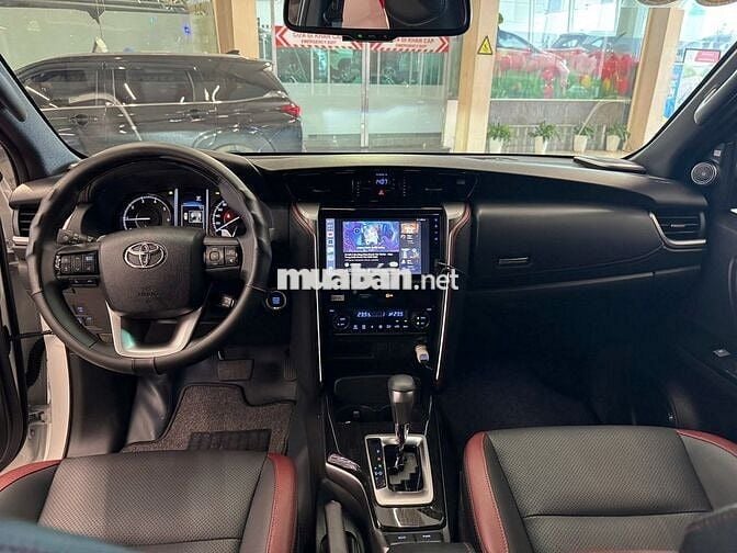 Toyota Fortuner 2025 Legender 2.4L 4x2 AT