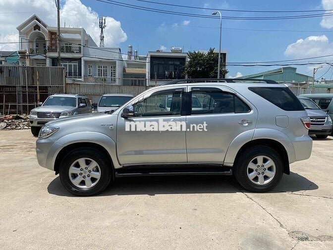 Toyota Fortuner 2009 2.7V AT