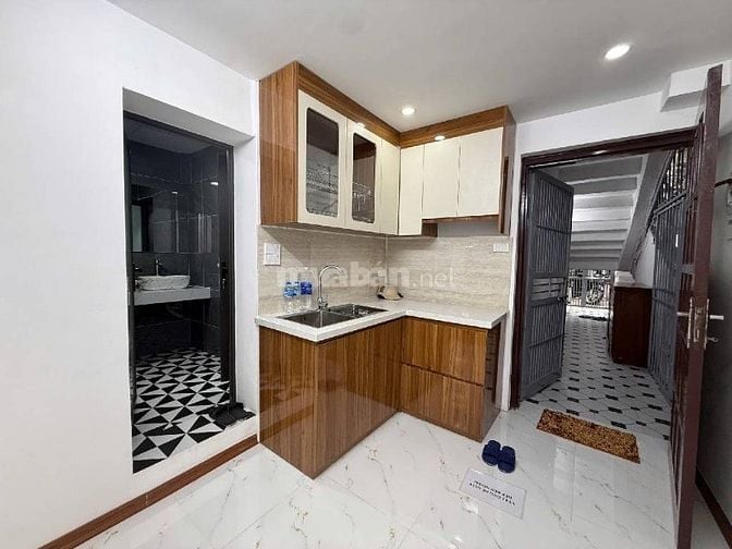Căn hộ siêu phẩm tầng 1 mặt phố Tân Mai 2 PN, Bếp & phò
