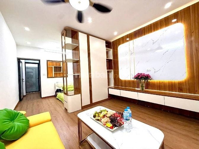 Căn hộ siêu phẩm tầng 1 mặt phố Tân Mai 2 PN, Bếp & phò