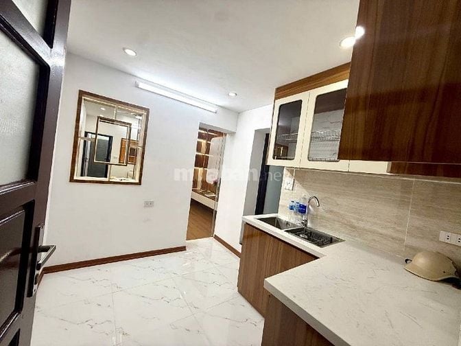 Căn hộ siêu phẩm tầng 1 mặt phố Tân Mai 2 PN, Bếp & phò