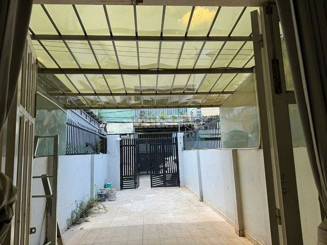 Cho thuê nhà nguyên căn mặt đường 6m , thông thoáng 
