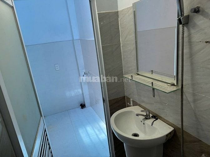Cho thuê nhà nguyên căn mặt đường 6m , thông thoáng 
