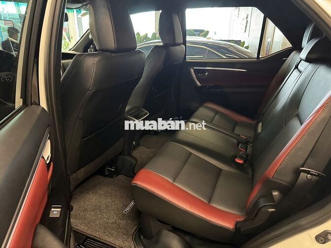 Toyota Fortuner 2025 Legender 2.4L 4x2 AT