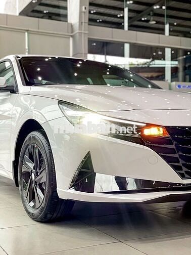 Hyundai Elantra 1.6AT Đặc Biệt – 140tr Nhận xe