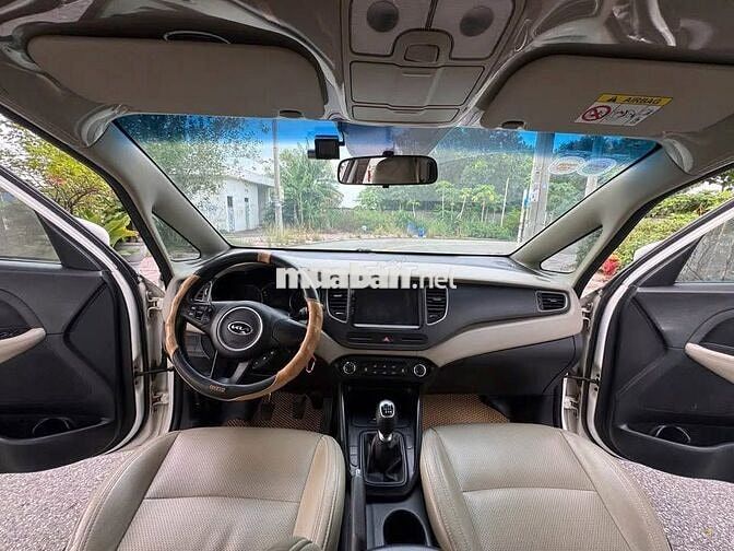 Kia Rondo sản xuất 2017