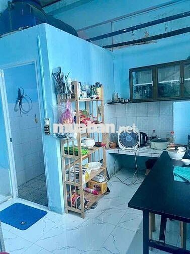 Cho thuê nhà nguyên căn 45m, hẻm thông 2pn Phạm Hữu Lầu