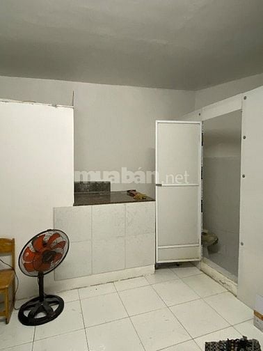 Share phòng trọ trong nhà nguyên căn, cách đường CMT8 chừng 50m