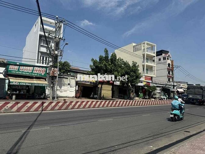 cho thuê nhà mặt tiền Huỳnh Tấn Phát 7.5x45 -12 phòng giá 55 tr