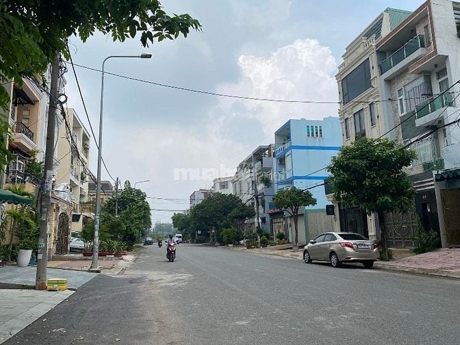 Cho nhà đường số 5, Bình Tân khu Ao sen Tên Lửa, 20tr, 5x20m, 3.5 tấm