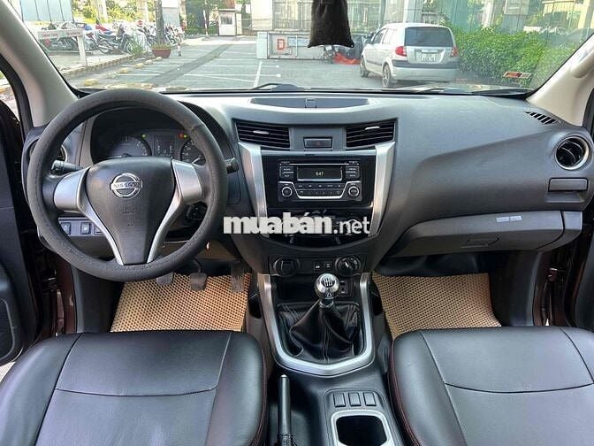 Nissan Navara 2016 SL 2.5 MT 4WD - 120000 km
