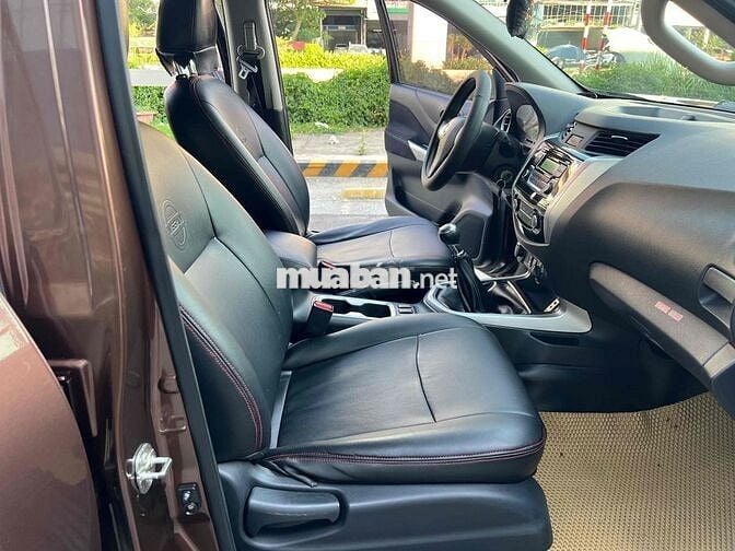 Nissan Navara 2016 SL 2.5 MT 4WD - 120000 km