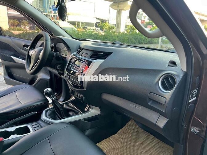 Nissan Navara 2016 SL 2.5 MT 4WD - 120000 km