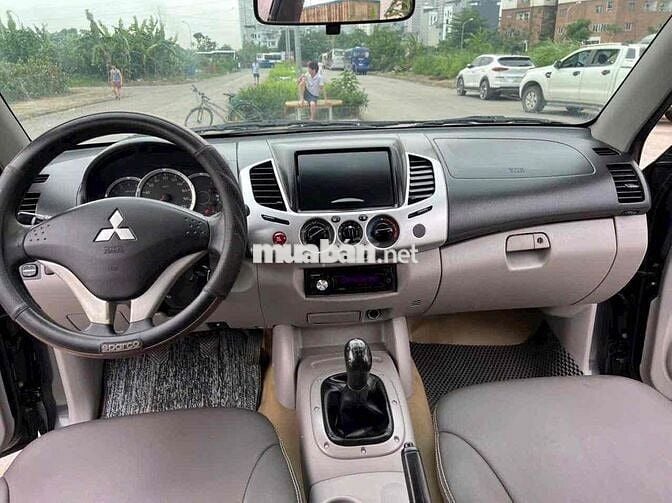 Mitsubishi Triton 2013 GLX 2.5 MT 4x2 - 180000 km
