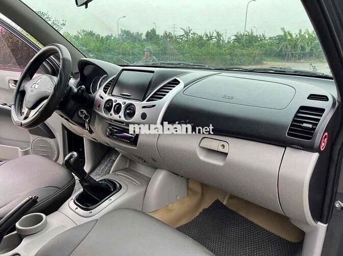 Mitsubishi Triton 2013 GLX 2.5 MT 4x2 - 180000 km