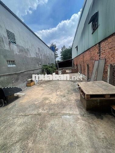 Cho thuê nhà ĐỊNH HOÀ GẦN THÀNH PHỐ MỚI BÌNH DƯƠNG .  Có sân vườn rộng
