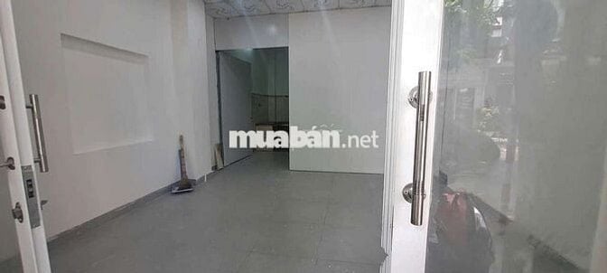 Cho thuê 3 tầng mặt tiền Nguyễn Hoàng. Hải Châu