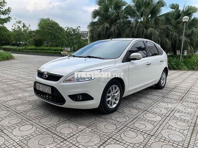 Em cần bán  Ford Focus 2010 1.8 AT full đồ chơi