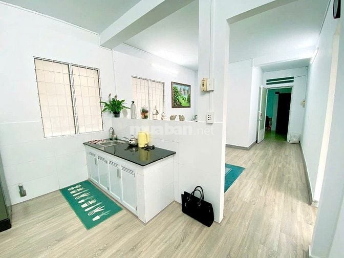 Chung Cư Lê Hồng Phong Quận 10 rộng 80m2 2PN 1WC giá 8,5tr/th
